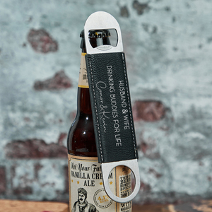 Décapsuleur de bouteille de bière en acier inoxydable personnalisé avec gravure laser sur cuir PU, cuir synthétique laserable, pour cadeau de mariage - Product Image 6