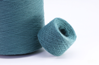 100% fil en peluche de velours de cerf de polyester recyclé évacuant l'humidité pour la couture/tricot/tissage de luxe-pour