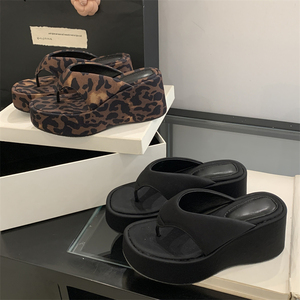 2025 Hot Sale Summer New Style Women's Fashion <b>Leopard</b> <b>Print</b> <b>Slippers</b> - Product Image 3
