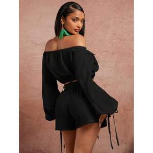 Conjunto de 2 Piezas Personalizado 2026, Top de Manga Larga con Hombros Descubiertos y Pantalones Cortos para Mujer, Estilo Y2K, Lona, Primavera/Verano - Product Image 3