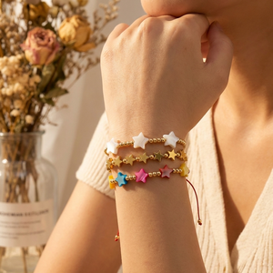 Bracelet en perles de coquillages plaqué or avec breloque étoile, ajustable, pour femmes, bijoux de mode, vente en gros - Product Image 3