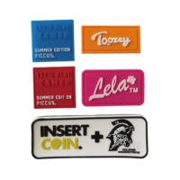ZT-Custom PVC Patchs Marque Étiquette En Caoutchouc 3D En Relief PVC Patch Doux Silicone Patch pour La Décoration De Vêtements