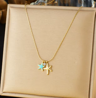 Collier tendance en acier inoxydable plaqué or 18 carats avec motif floral, perles d'imitation et perles entretoises sculptées |   Design de collier élégant