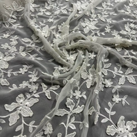 Tissu en Georgette de Chiffon Non Tissé 100% Polyester Biologique et Respirant Brodé Blanc Naturel pour la Mode de Mariage Féminine