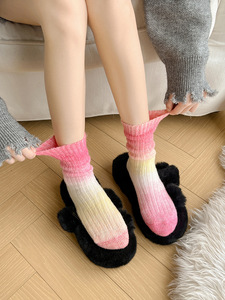 Vente en gros de chaussettes en laine épaisse bon marché pour femmes chaussures de sport chaussettes chaudes d'hiver chaussettes en laine tricotées respirantes à séchage rapide personnalisées - Product Image 4