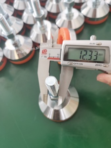 Pieds de nivellement robustes <span class=keywords><strong>en</strong></span> métal galvanisé M8 M10 M12, diamètre de base 40/50/60/80mm, pieds réglables avec patins <span class=keywords><strong>en</strong></span> caoutchouc fixes - Product Image 3