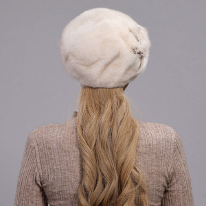 Chapeau d'hiver en <span class=keywords><strong>fourrure</strong></span> de vison rond personnalisé pour femmes, chapeau tricoté mignon pour un usage quotidien en extérieur avec des motifs imprimés et brodés - Product Image 3