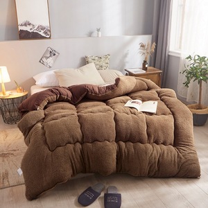 Set Biancheria da Letto Personalizzato all'Ingrosso Autunno Inverno in Velluto Grigio con Piumino Spesso e Caldo in Lana d'Agnello, Singolo, Matrimoniale, King e Queen Size - Product Image 6
