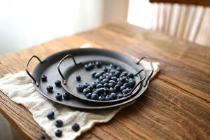 <span class=keywords><strong>Plateau</strong></span> rond en métal léger fait à la main de style ancien <span class=keywords><strong>avec</strong></span> poignée, style rétro pour la maison et le stockage de la photographie - Product Image 5