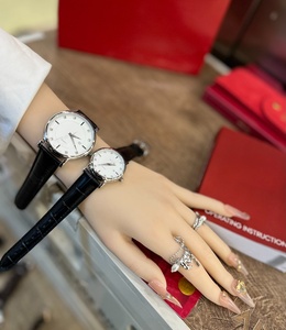 Reloj de Lujo de Alta Gama para Pareja, Movimiento de Cuarzo de Precisión, Correa de Cuero de Cocodrilo, Adornado con Marcadores de Hora de Diamantes - Product Image 6