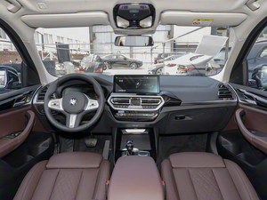 <span class=keywords><strong>BMW</strong></span> X3 <span class=keywords><strong>SUV</strong></span> <span class=keywords><strong>2023</strong></span> d'occasion, sièges en cuir, intérieur foncé, régulateur de vitesse adaptatif, transmission intégrale, taille des pneus R19, boîte de vitesses automatique, conduite à gauche, transmission intégrale - Product Image 6