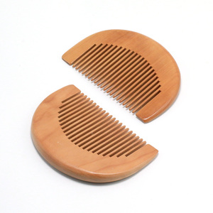 Pettine in Legno Naturale di Alta Qualità per la Cura della Salute, Accessorio Ecologico per Capelli con Dimensioni Personalizzabili per Uso Domestico - Product Image 1