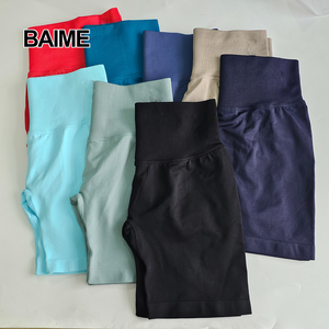 Leggings Sportivi da Yoga Traspiranti Senza Cuciture con Design Unico e Colore Personalizzabile, Maniche Lunghe e Collo a Scialle - Product Image 5