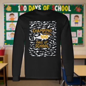 Camiseta de manga larga para amantes de los tiburones, Champing Through 100 Days Of School - Product Image 3