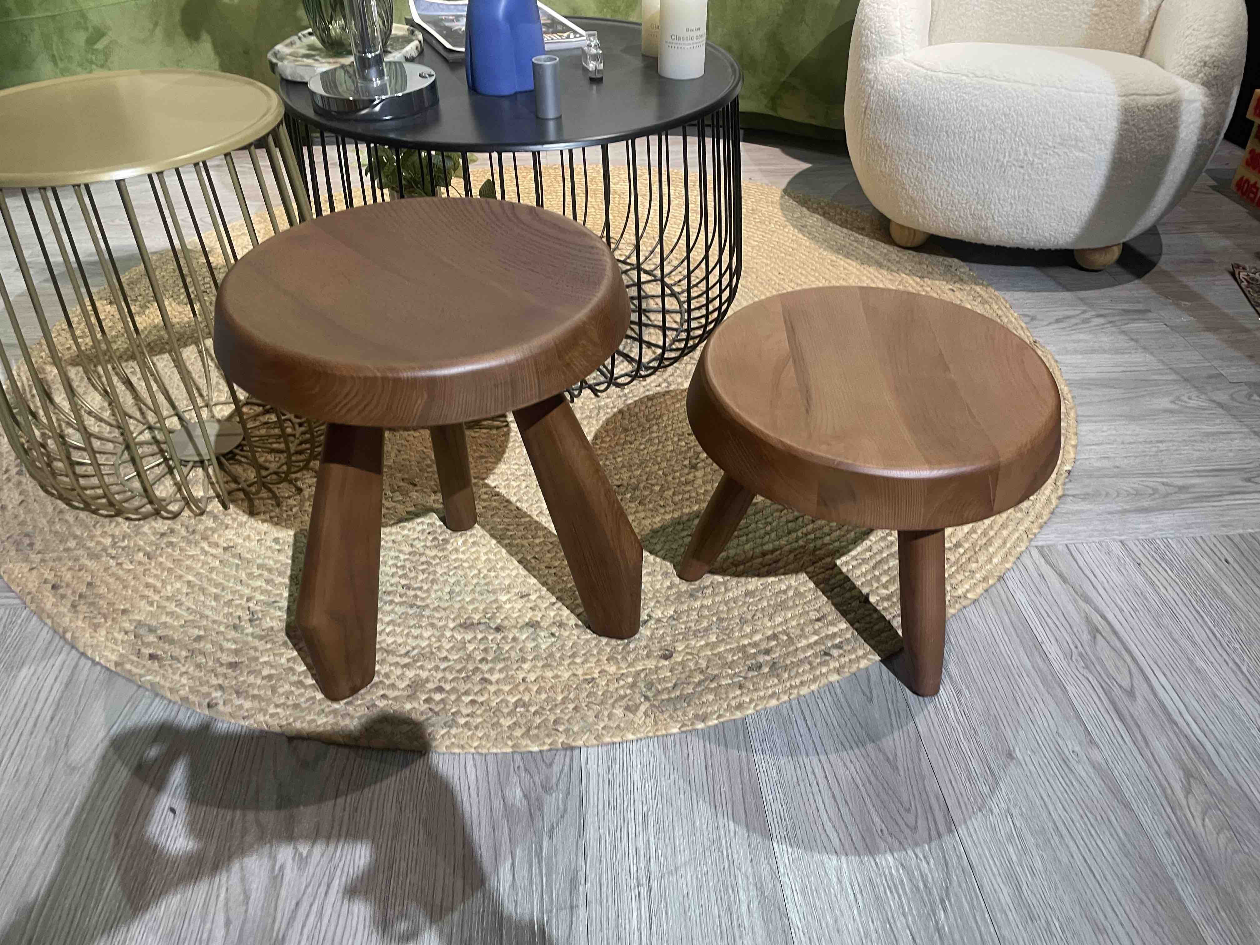 สีไม้วอลนัท