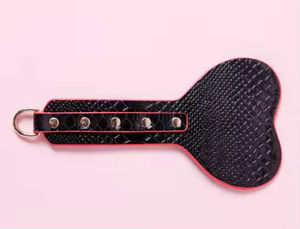 Ensemble de 7 pièces portables en cuir pour jeux de bondage sexy pour couples, comprenant des menottes, des attaches pour les pieds, des attaches de lit et une fouet pour le flirt et les jeux SM - Product Image 6