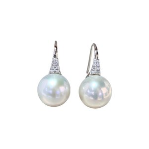 Elegante Bandeja de Plataforma para Pendientes con Diseño de Tacón Alto, Texturizada, Pulida a Espejo, en Oro de 18K, con Grabado Delicado de Grano de Diamante - Product Image 1