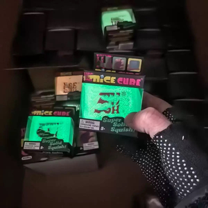 Juguetes Antiestrés Creativos Luminosos Nice Cube Nido Need Ohhs, Cubo que Brilla en la Oscuridad, Juguetes Blandos de Maltosa de Ascenso Lento - Product Image 2