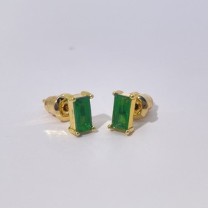 Pendientes de Botón Clásicos y Elegantes de Latón Chapado en Oro para Mujer, Diseño Simple, Circonita Corte Esmeralda, Bisel Rojo/Azul/Verde, Tianyu Gems - Product Image 2