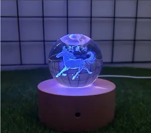 Bola de cristal creativa, cielo estrellado, Luna, luz pequeña 3D de noche, regalo de madera sólida, lámpara de mesa pequeña