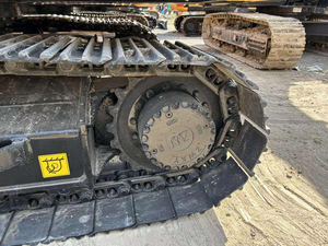 Excavatrice sur chenilles Sany SY135C de marque chinoise en excellent état, équipée d'une lame - Product Image 5