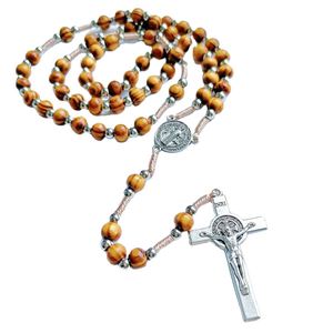 Rosario Religioso de Madera con Cuentas, Cruz Católica, Cuentas de Oración, Colgante de Jesús y San Benito - Product Image 1