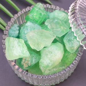 En gros, Pierre de guérison en fluorite verte naturelle polie, en forme de sphère, tour ou baguette, pour le thème de l'amour et l'artisanat de Noël - Product Image 3