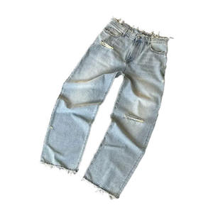 Jeans Rectos Desgastados con Logotipo Personalizado Bordado, Jeans Anchos Rotos Estilo Streetwear, Jeans de Mezclilla Vintage Y2K con Borde Crudo para Hombre - Product Image 3