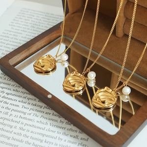 Collier en perles d'eau douce romantiques en acier inoxydable, chaîne <span class=keywords><strong>de</strong></span> <span class=keywords><strong>pull</strong></span> géométrique avec pendentif Aerolite pour femmes, vente en gros - Product Image 2