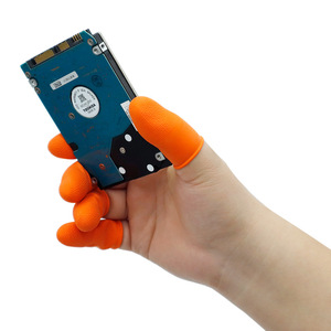 Fundas Protectoras Antideslizantes para Dedos Suzuki Naranja, 300 Unidades, para Uso en Salas Limpias de Electrónica y Semiconductores - Product Image 1