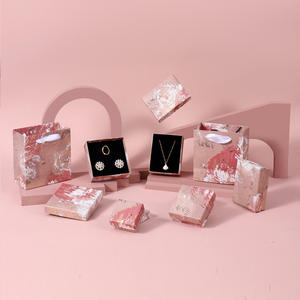 Caja de Papel Irregular con Diseño de Flor Rosa para Empaque de Joyería, Pulseras, Aretes, Anillos, Relojes y Gafas - Product Image 1