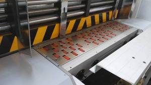 Máquina de troquelado de cartón corrugado de una sola cara, máquina para hacer cajas de cartón - Product Image 4