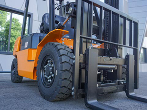 Carrello Elevatore Diesel da 2 Tonnellate, Caricatore Industriale Pesante per Magazzino, Porto, Attrezzatura per Movimentazione Merci all'Aperto, Certificato CE - Product Image 4