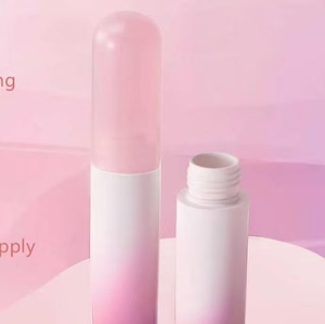 Vente en gros de cosmétiques de mode, rouge à lèvres nude, brun, rouge, rose, étiquetage personnalisé, imperméable, longue tenue, vegan, rouge à lèvres liquide mat - Product Image 1