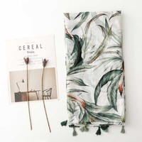 2025 printemps été mince foulard en soie fleurs tropicales feuilles de bananier imprimer gland châle Polyester écharpe pour les femmes