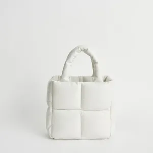 Sac à main matelassé fourre-tout pour femme, sacoche de styliste, fourre-tout décontracté, chauve-souris, plume, sac seau chaud et mignon d'hiver