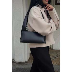 กระเป๋าแฟชั่นฤดูร้อน Langsho รุ่นมินิ สีดำ บุด้วยหนังแท้ กันน้ำ ตกแต่งด้วยเพชรและโซ่ - Product Image 3