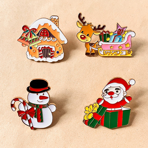 Lencana natal natal Pin kerah boneka salju pohon Natal kaus kaki permen rusa bel kustom Pin Enamel - Product Image 2