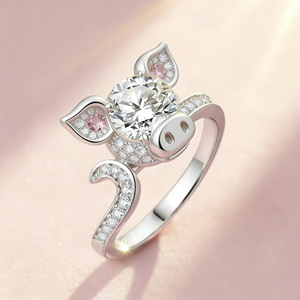 Anillo de compromiso de lujo personalizado de plata y oro macizo de 10K/14K con diamante cultivado en laboratorio, engaste de púas, diseño de cerdo del zodíaco chino (12 signos) para fiesta - Product Image 1