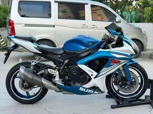 Motocicleta Deportiva Suzuki GSX600 Usada en la UE, Motor de Gasolina de 599cc, Cuatro Cilindros en Línea, Refrigeración Líquida, Suspensión Showa, Frenos ABS, Alta Velocidad - Product Image 2