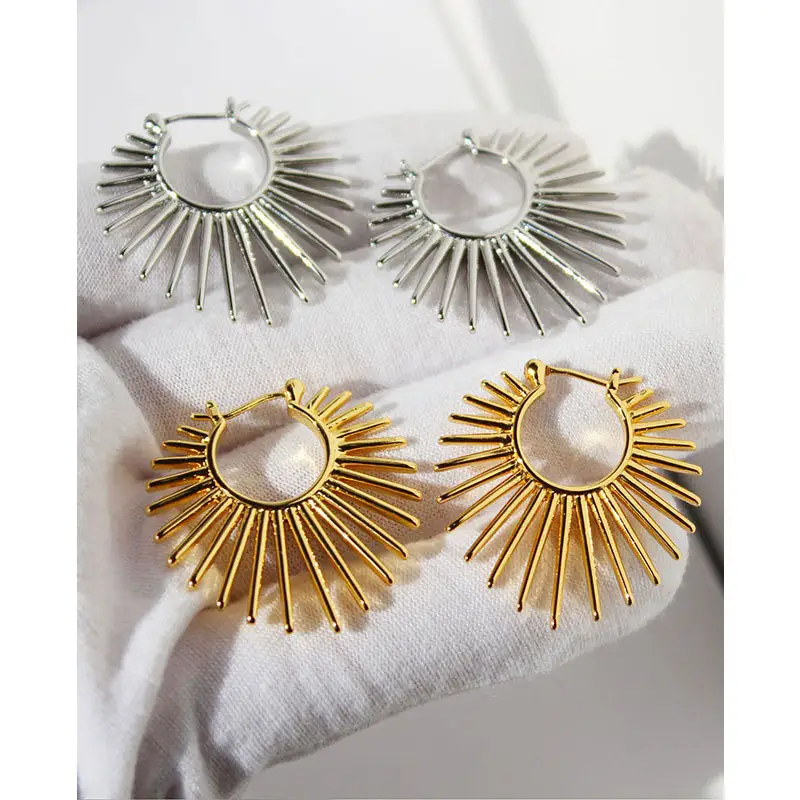 Minimalist European Fashion Jewellery 18K Gold Twisted Circle Hoop designer earrings