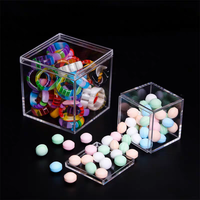 Boîtes en acrylique transparentes personnalisées, petites boîtes à bijoux carrées en plastique, mini-contenants cubiques avec couvercles pour bonbons et ornements