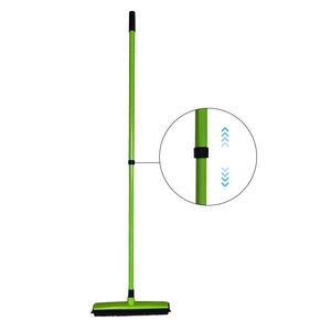 Escoba de Silicona Summit con Cerdas Resistentes para Eliminar el Pelo de Mascotas, con Mango Telescópico - Product Image 6