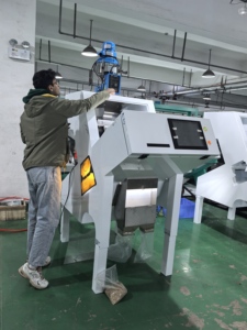 เครื่องคัดแยกเมล็ดพริกด้วยระบบ AI หุ่นยนต์คัดแยกสีเมล็ดพริกจากจีน WENYAO - Product Image 6