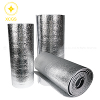 Rouleau d'isolation thermique économique, prix d'usine, feuille d'aluminium, mousse XPE, matériau résistant à la chaleur pour toit en pente