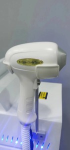 เครื่องกำจัดขนด้วยเลเซอร์ไดโอด 3 ความยาวคลื่น 808 นาโนเมตร ระดับมืออาชีพ สำหรับกำจัดขนถาวร เหมาะสำหรับคลินิกสปาและสถานพยาบาล - Product Image 5
