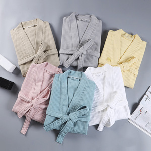 Venta al por mayor personalizado 5 estrellas Logo <span class=keywords><strong>Albornoz</strong></span> Spa de lujo Hotel bata Kimono blanco helado Color Rosa <span class=keywords><strong>piscina</strong></span> mujeres verano Waffle Bata - Product Image 2