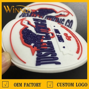 Etichetta in PVC Ecologica Personalizzata con Logo 3D in Rilievo per Abbigliamento Sportivo, Cappelli, Giacche, Jeans - Product Image 5