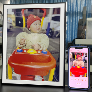 Nuevo diseño de marco de fotos inteligente con batería de 36 meses de duración (con 1 actualización/día), marco de fotos digital con tinta electrónica de 13.3 pulgadas y WiFi de 2.4 GHz. - Product Image 1