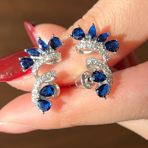Eleganti Orecchini a Perno con Motivo Floreale per Donne, Accessori per Orecchie da Indossare Quotidianamente - Product Image 2